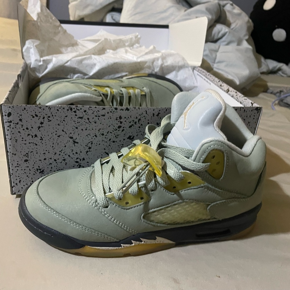 Jordan 5 Retro
Jade Horizon